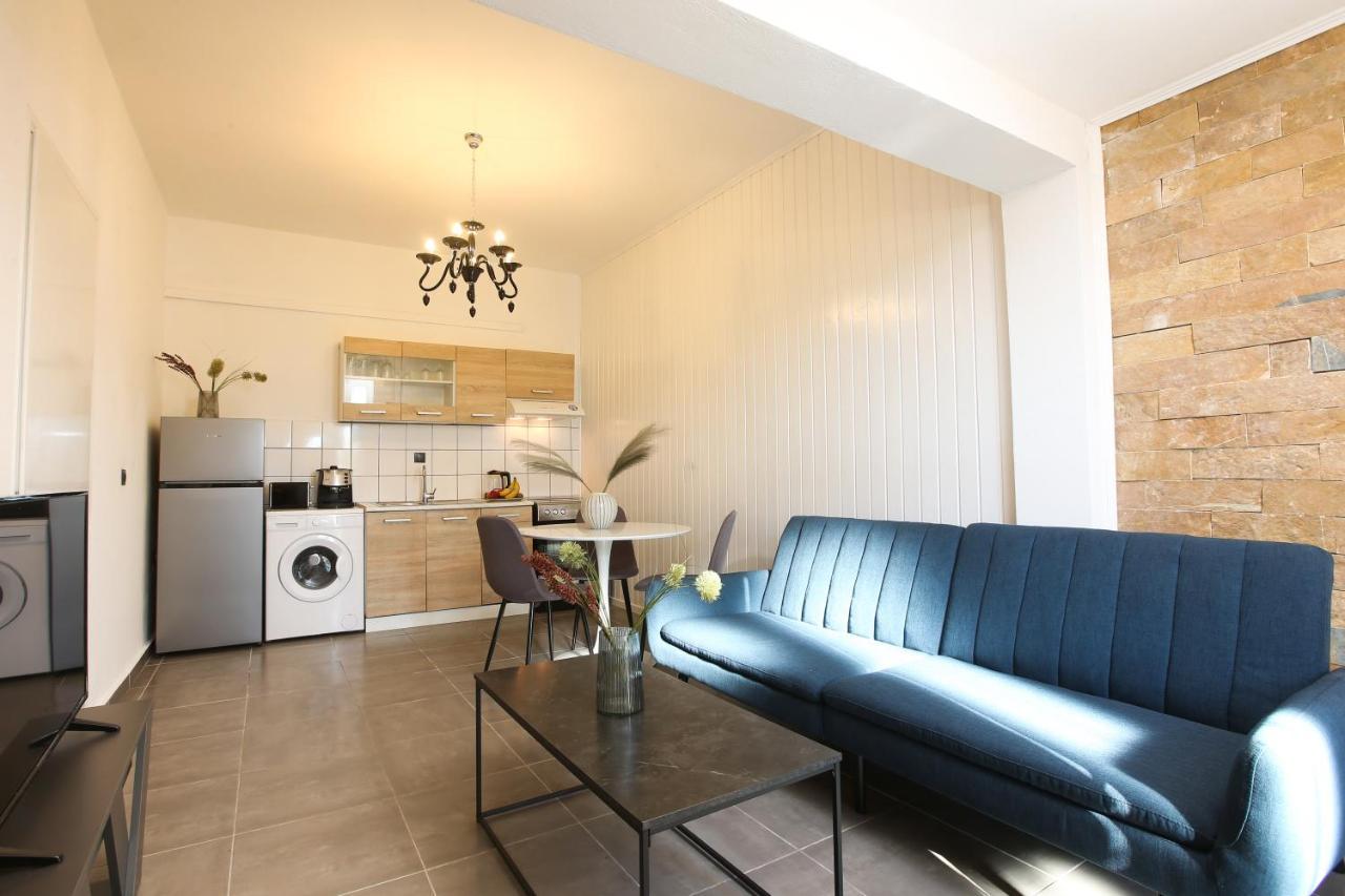 Luxury Apartments Christos Гувия Екстериор снимка