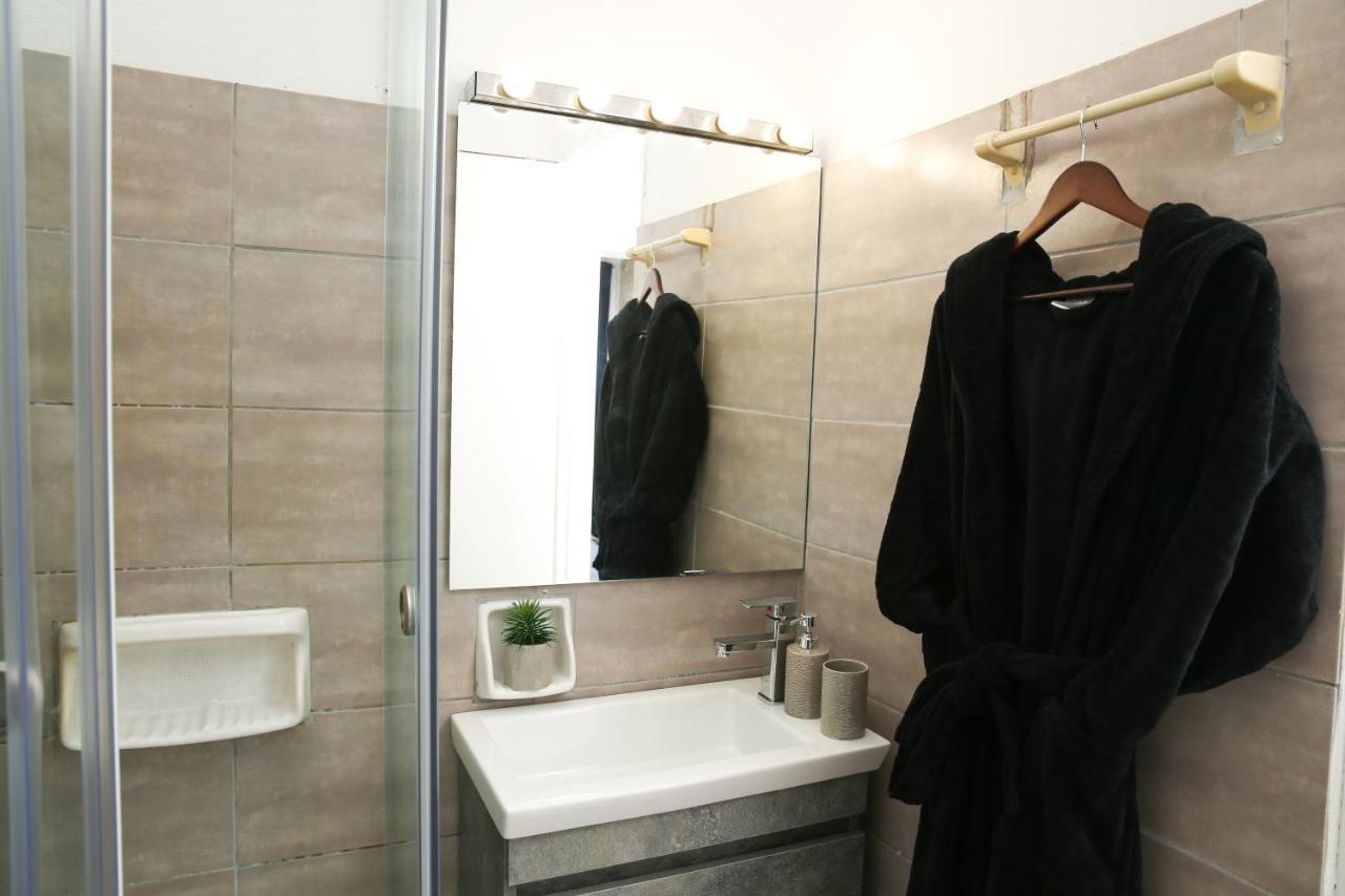 Luxury Apartments Christos Гувия Екстериор снимка