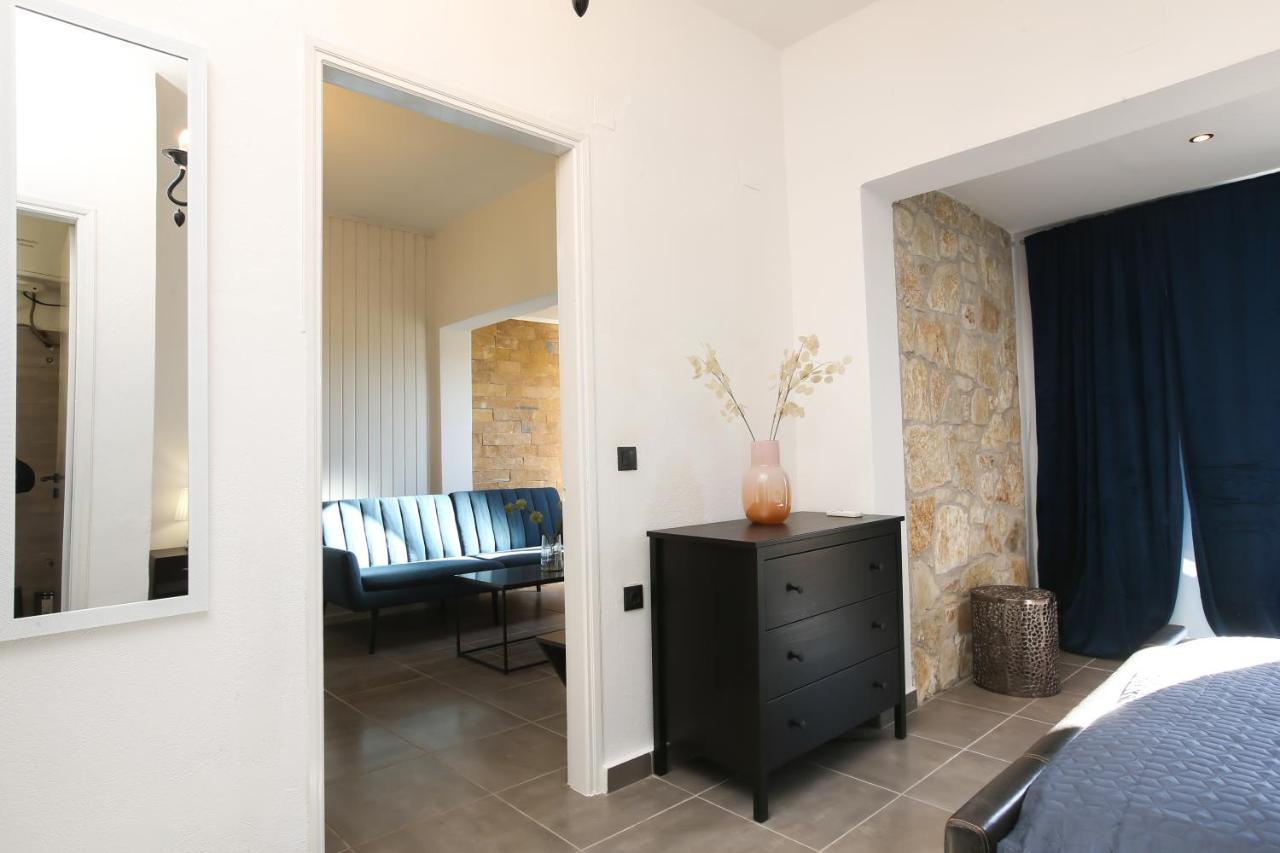 Luxury Apartments Christos Гувия Екстериор снимка