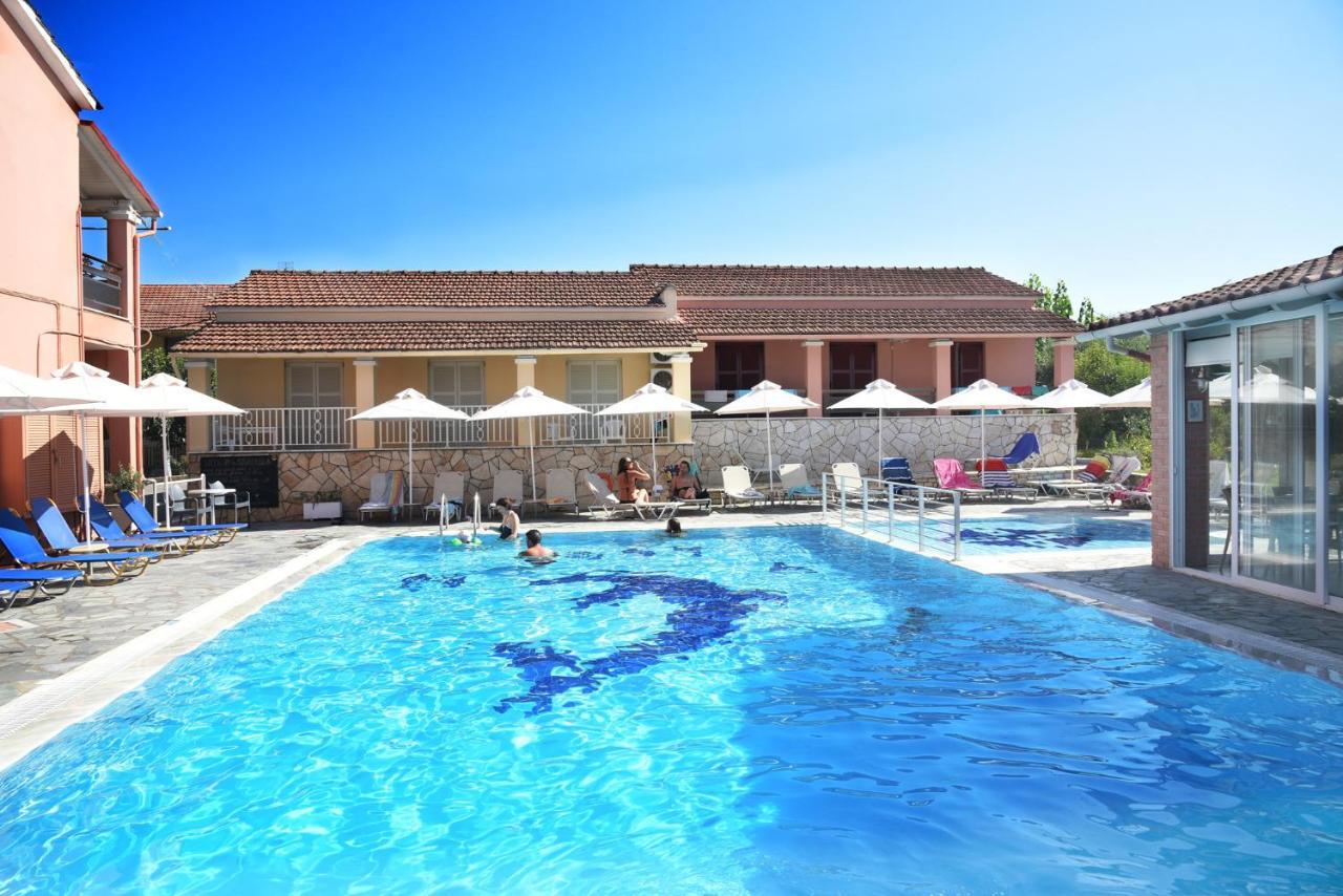 Luxury Apartments Christos Гувия Екстериор снимка