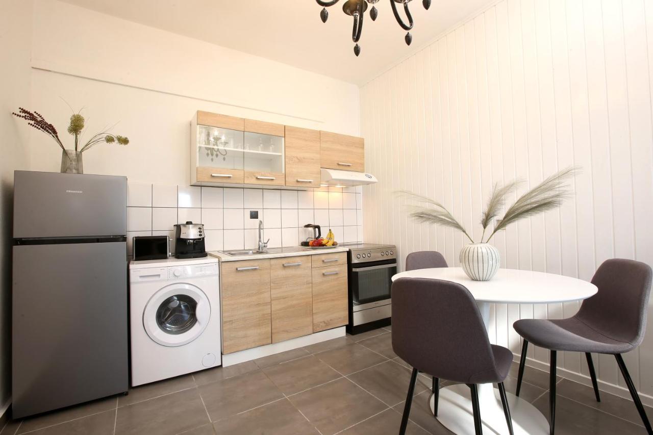 Luxury Apartments Christos Гувия Екстериор снимка