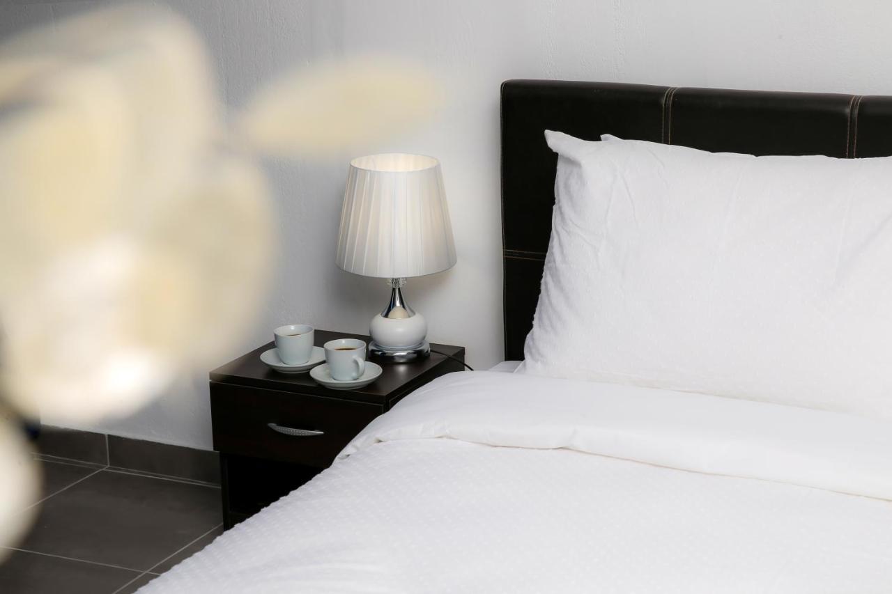 Luxury Apartments Christos Гувия Екстериор снимка