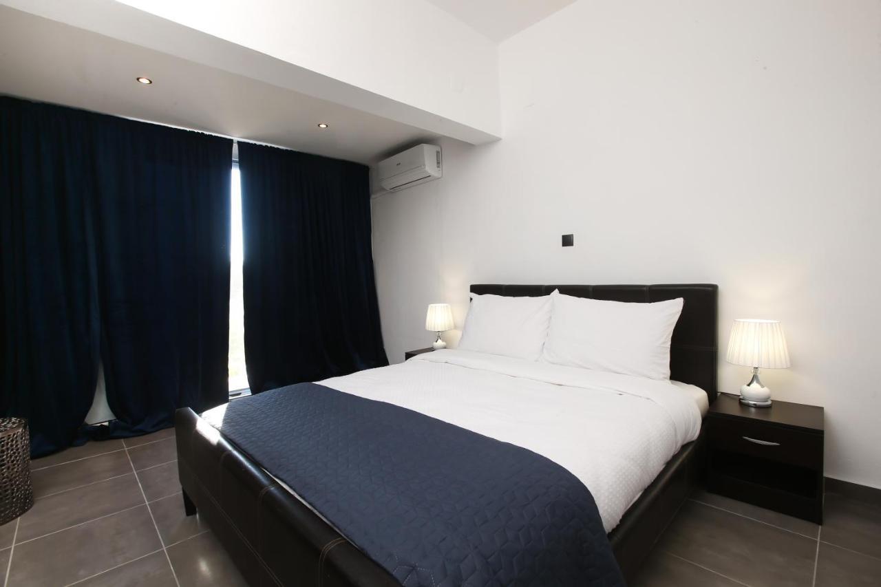 Luxury Apartments Christos Гувия Екстериор снимка