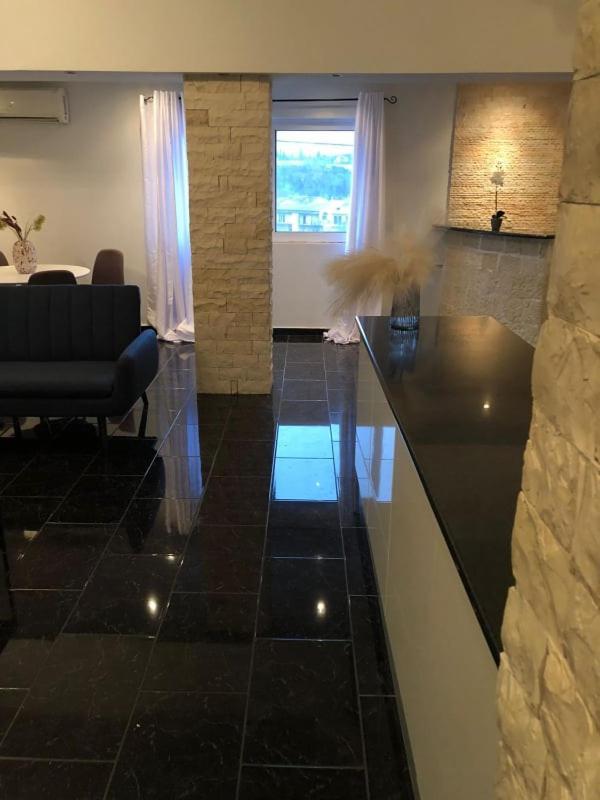 Luxury Apartments Christos Гувия Екстериор снимка